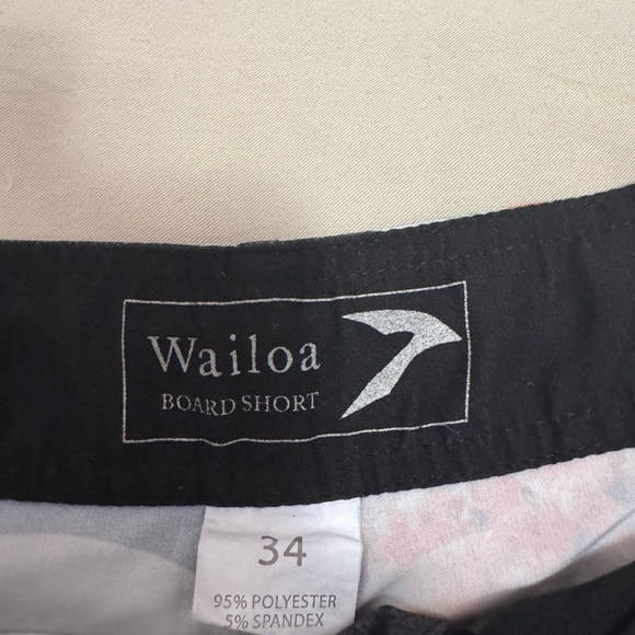 Black Board Shorts size 34 with Hawaii’s favorite foods - Picture 2 of 4